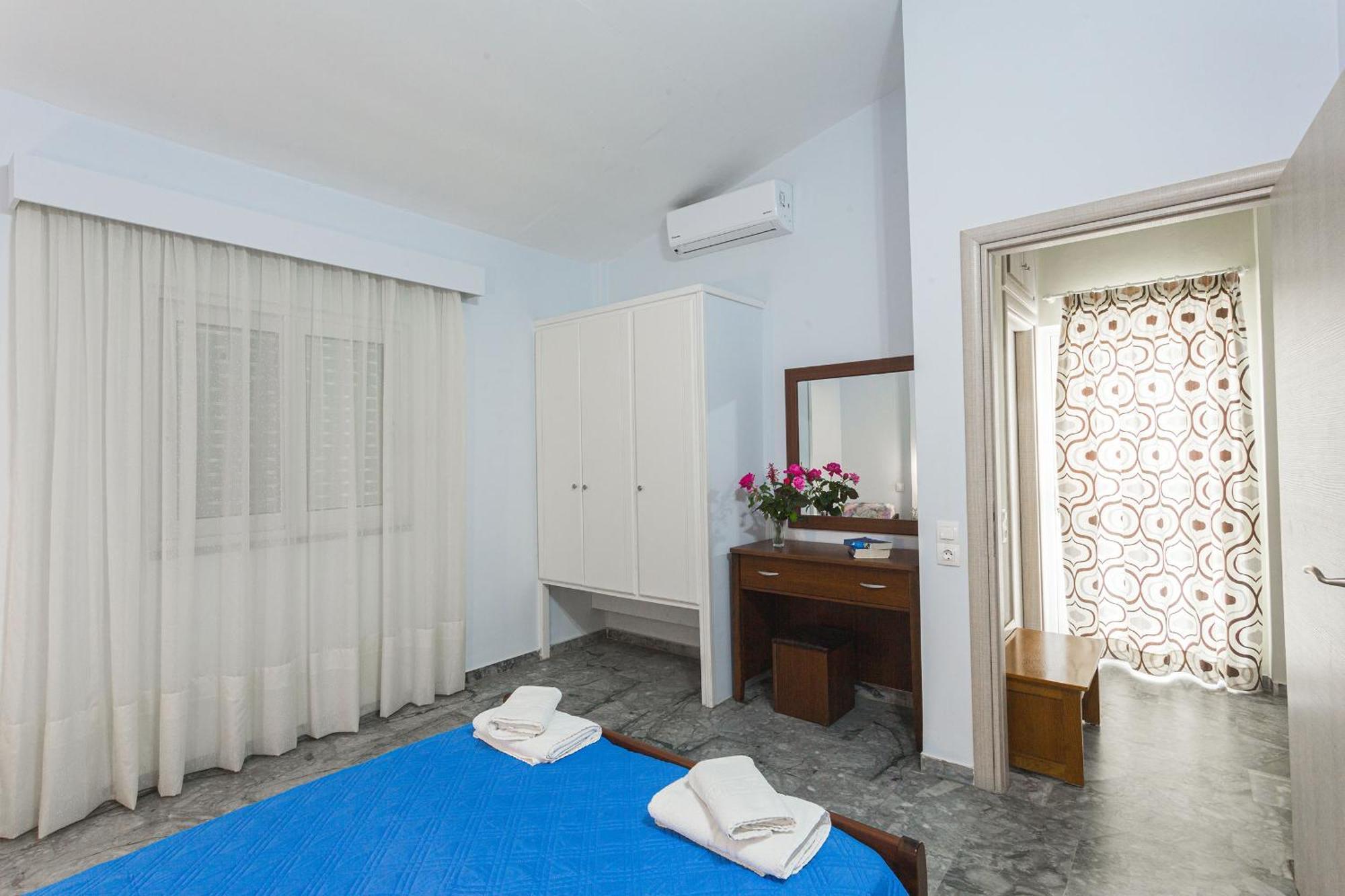 Remvi Hotel - Apartments Stoúpa エクステリア 写真