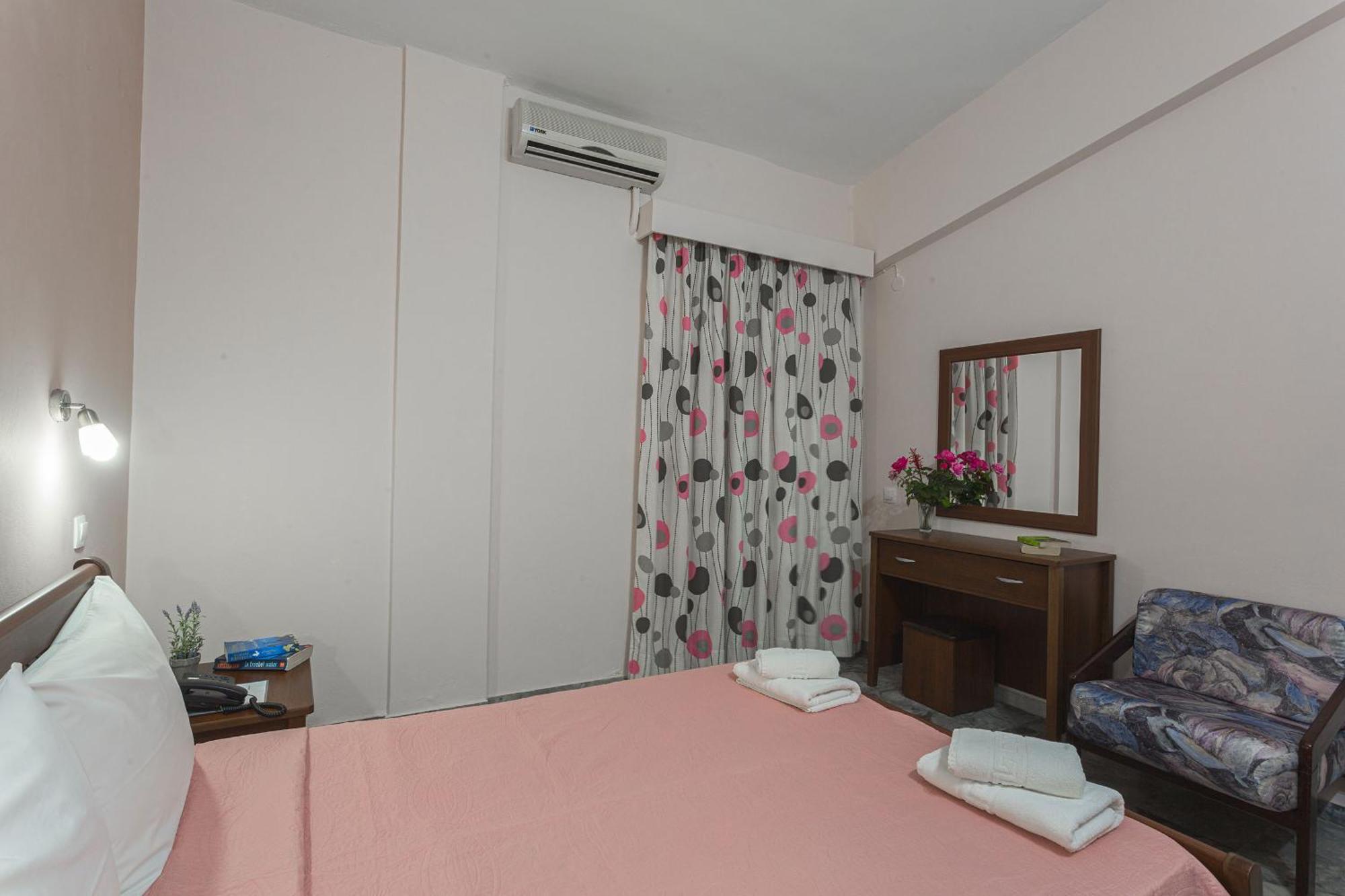Remvi Hotel - Apartments Stoúpa 部屋 写真