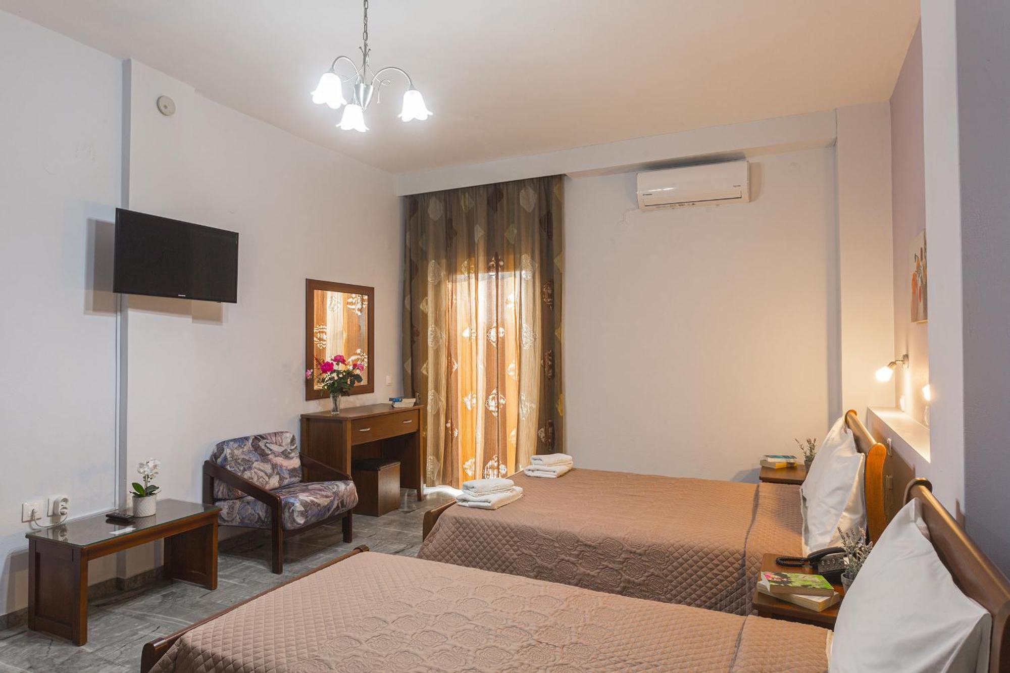 Remvi Hotel - Apartments Stoúpa エクステリア 写真
