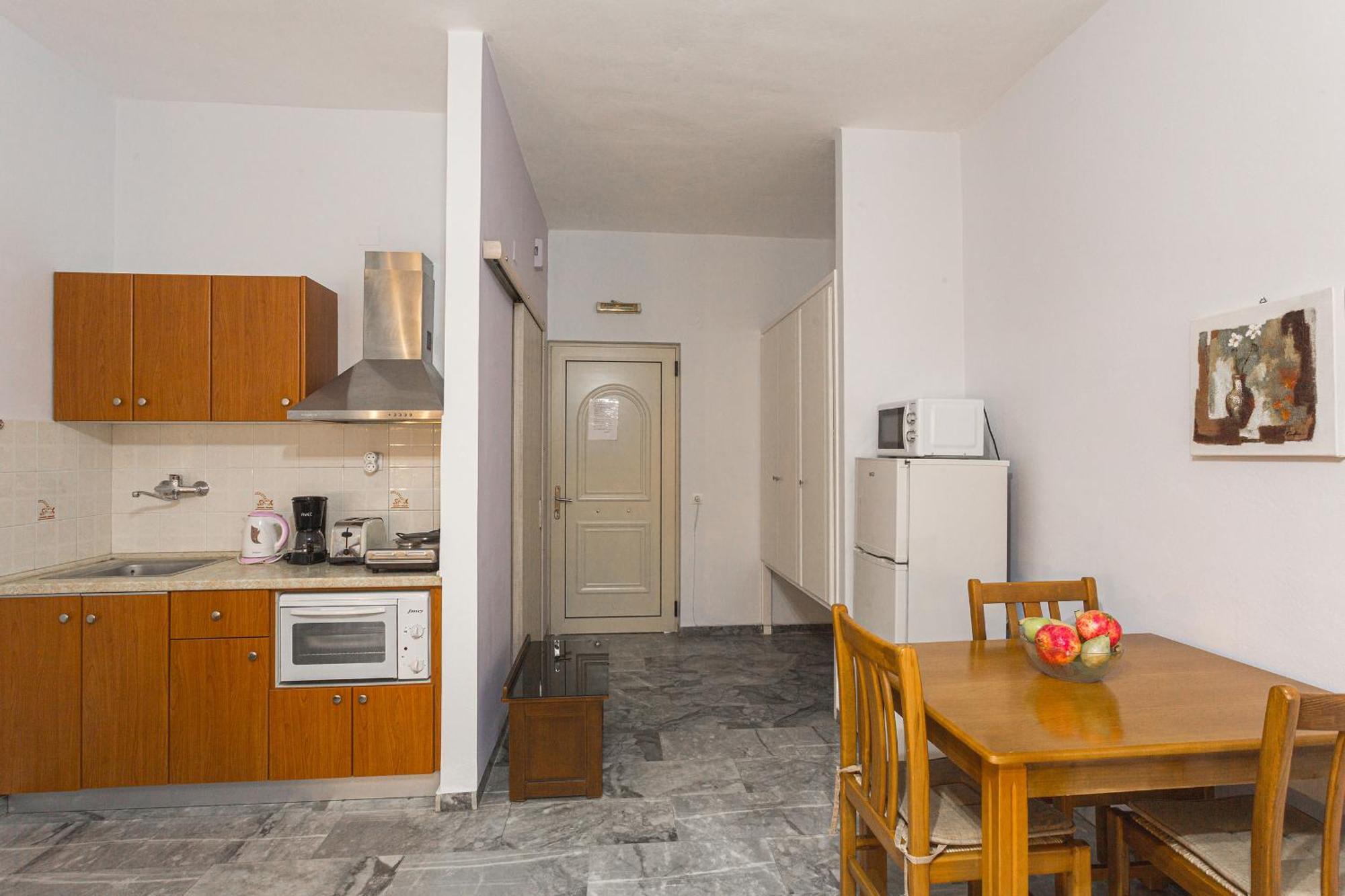 Remvi Hotel - Apartments Stoúpa エクステリア 写真